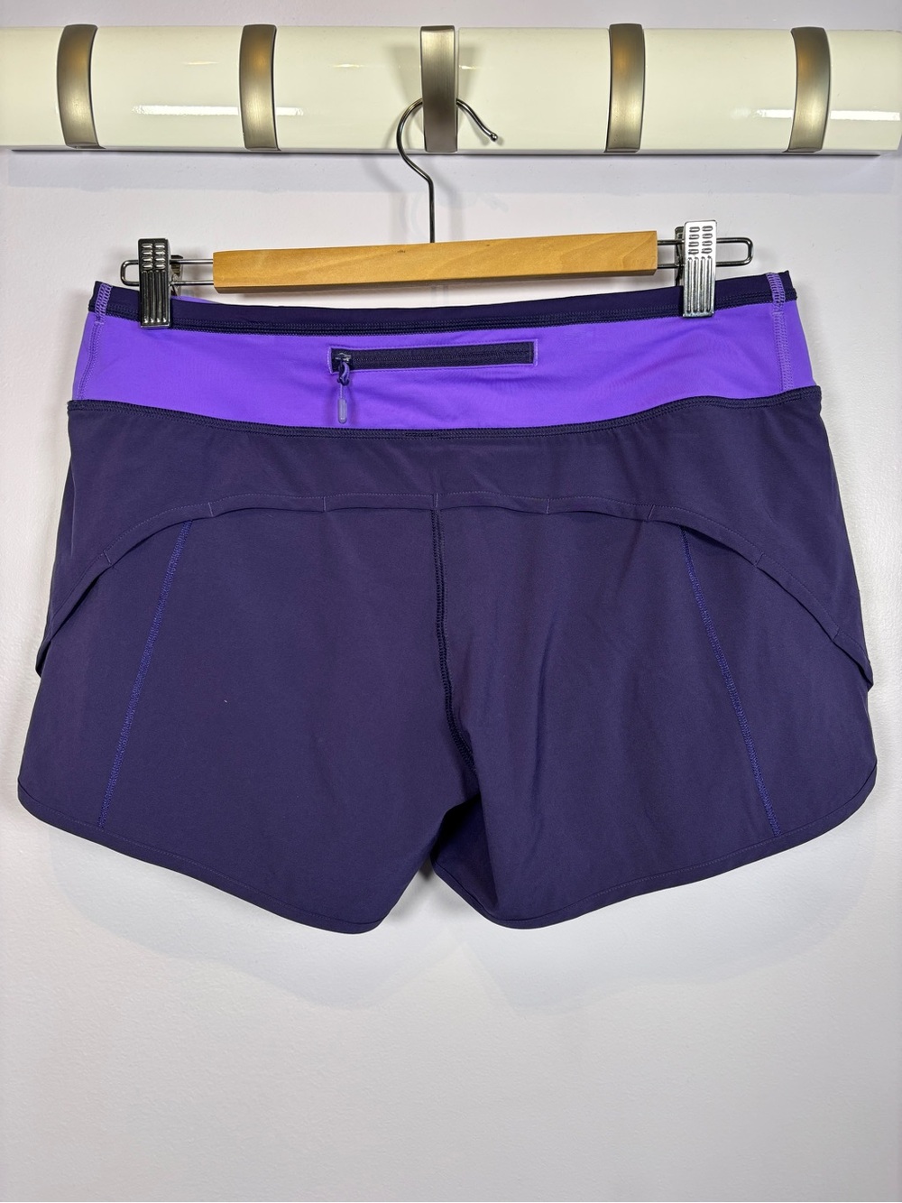 lululemon athletica Speed Short 3.5”Athletic Shorts Size 6 - Picture 6 of 8